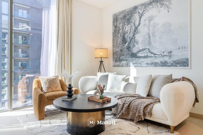 Manzil - 1BR Home in Sobha Hartland, 10 mins drive from Downtown Dubai — отель с удобствами в Дубае