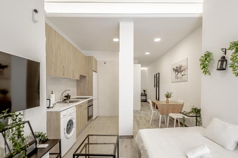 Apartamentos Tetuan — отель в Мадриде, Испания