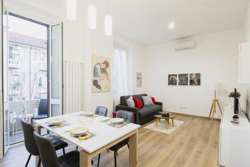 Easylife - Navigli Stile e Relax Urbano — комфортный отель в Милане