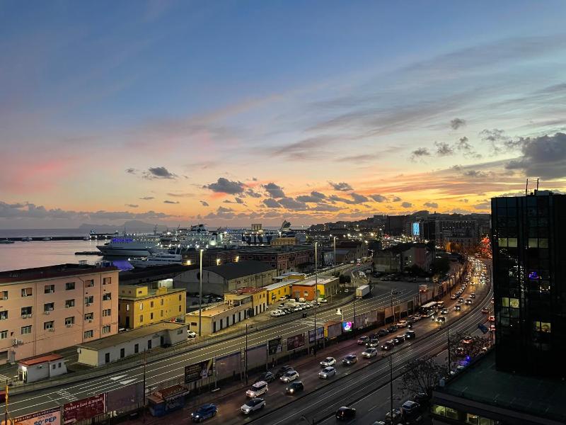 Marina sea view apartment — отель в Неаполе, Италия