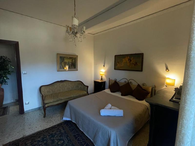 B&B Maria — забронировать отель в Неаполе