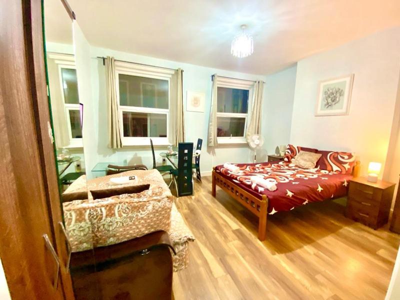 Stylish one bed Studio Flat Edgware Road In Central London — забронировать отель в Лондоне