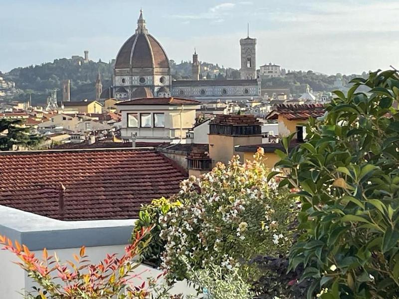 Caterina de' Medici luxury attic with terrace and parking — отель с удобным расположением в Флоренции