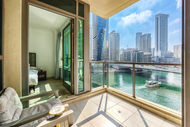 Marina Quays 1 BDR plus Guest Room, Dubai Marina — отель с удобствами в Дубае