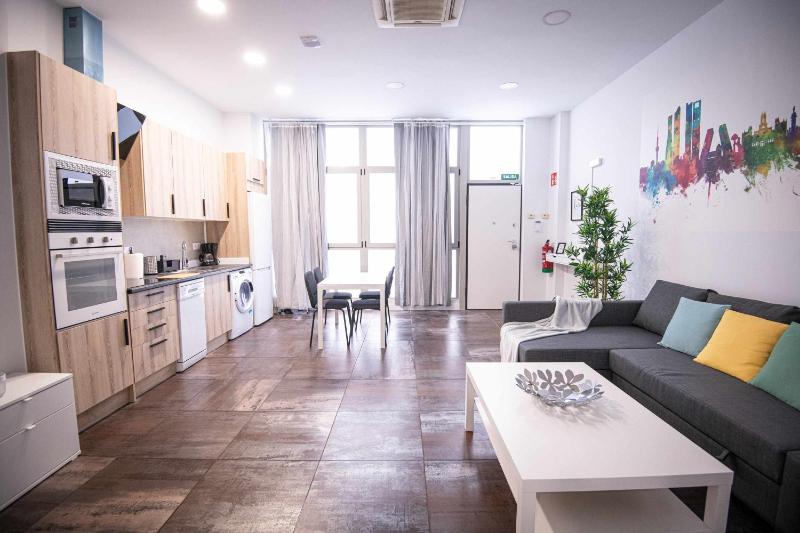 Apartamento antonio lopez a — отель с удобствами в Мадриде