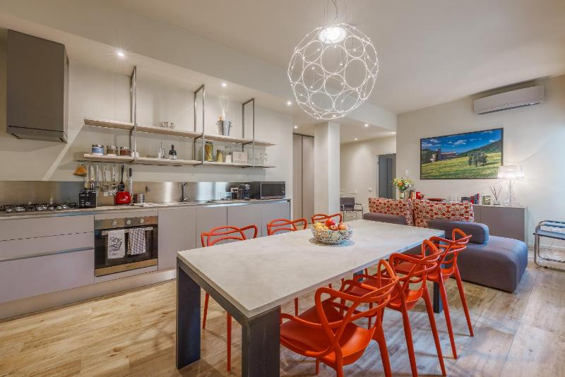 Lucy Florence charming modern apartment near Piazza della Liberta — отзывы гостей и цены