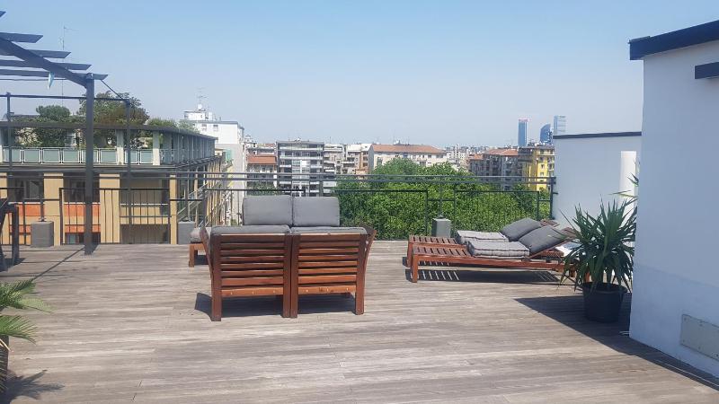 Luxury apartment with terrace - Napoli 35 — отель с удобным расположением в Милане