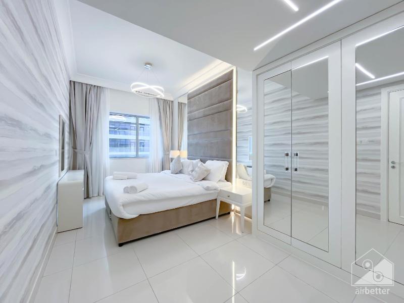 Damac Dubai Mall Luxury 1B — отель с удобствами в Дубае