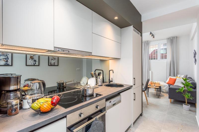 Penelope Charming 2Bedroom Apartment in Athens — забронировать отель в Афины