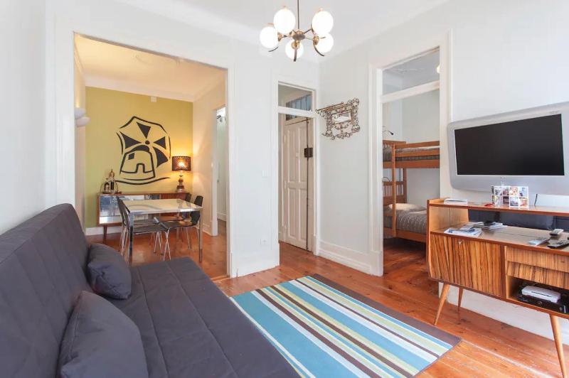 WHome Historical 2-Bed Alfama Charm — отель с удобным расположением в Лиссабоне