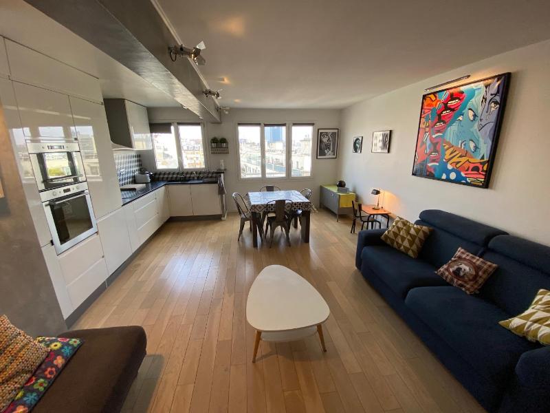 Цены на Bel appartement de 65m2 Paris 20eme - Jolie vue в Париже