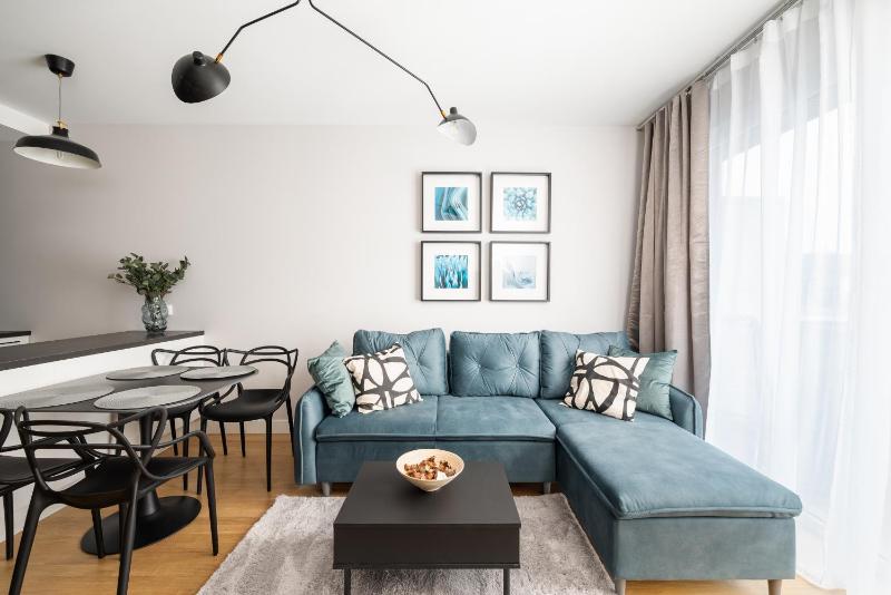 Цены на Metro Mlynow Homely Apartment в Варшаве