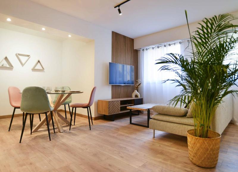 Цены на 50 m plage & tram superbe appart recent в Николь
