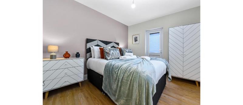 Serene Escape: Stylish & Cozy 2BR Flat — отзывы гостей и цены