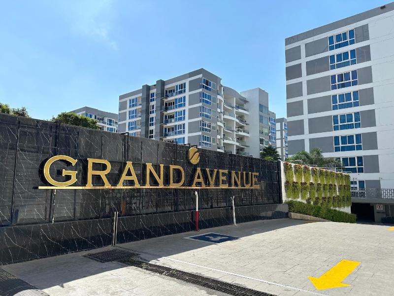 Large Ground Floor Condo, Grand Avenue, Central Pattaya — отель с удобствами в Паттайе