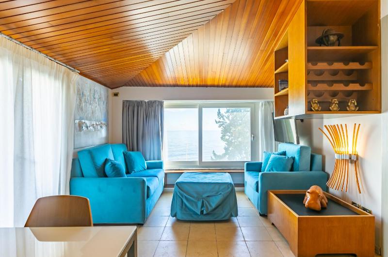 Sea View Charm - Mondello Apartment with Terrace — отзывы гостей и цены