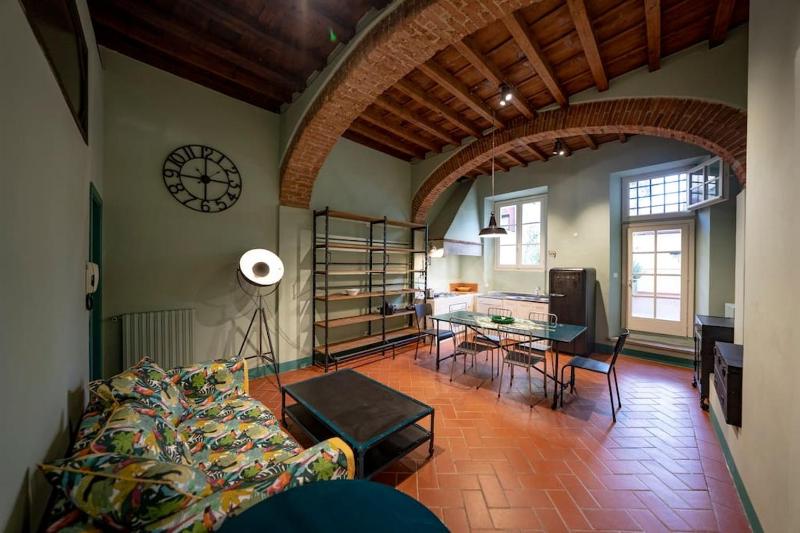 Raffinato trilocale San Frediano — отель с удобным расположением в Флоренции