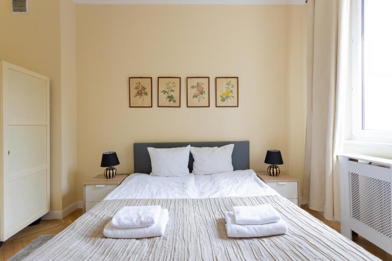 GA - Big and Bright Apartment -3 Separate Rooms&Nowy Swiat — забронировать отель в Варшаве