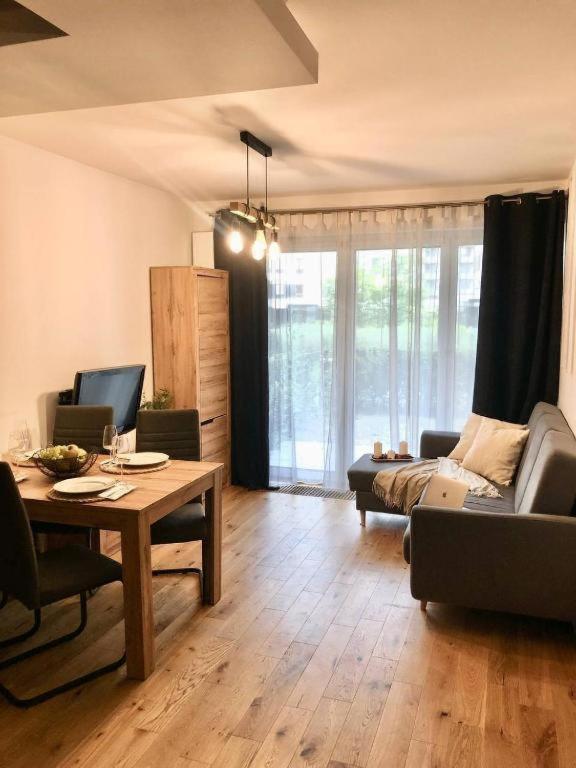 Цены на Apartament Komputerowa 8 Okecie в Варшаве