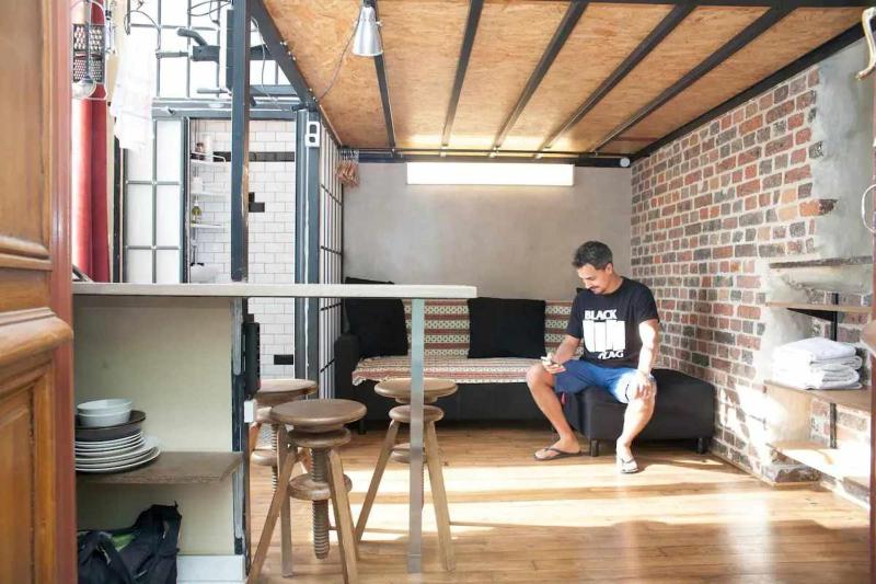 Cosy quiet and well appointed studio — отель в Париже, Франция