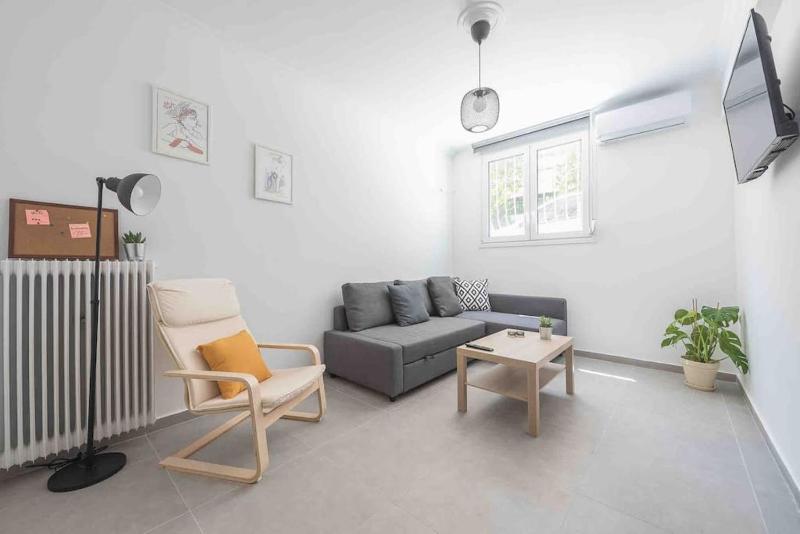 Цены на Athens Comfy Apartment- near Acropolis в Афины