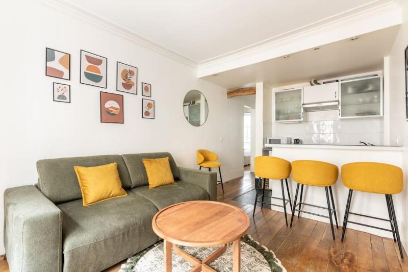 Цены на Appartement proche Champ de Mars - IV в Париже