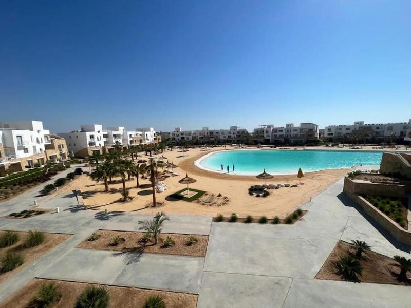 Luxury Waterfront vacation home — комфортный отель в Хургаде