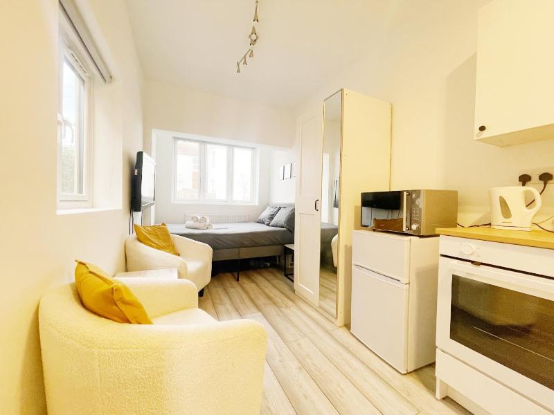 Cosy Studio Apartment 13min to Central London — забронировать отель в Лондоне