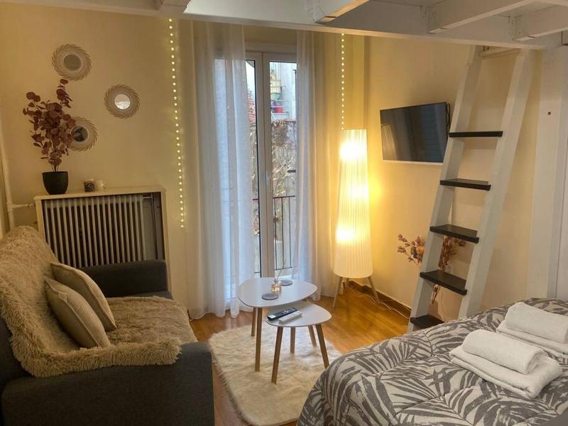 Serenity Loft Retreat in Central Athens — комфортный отель в Афины