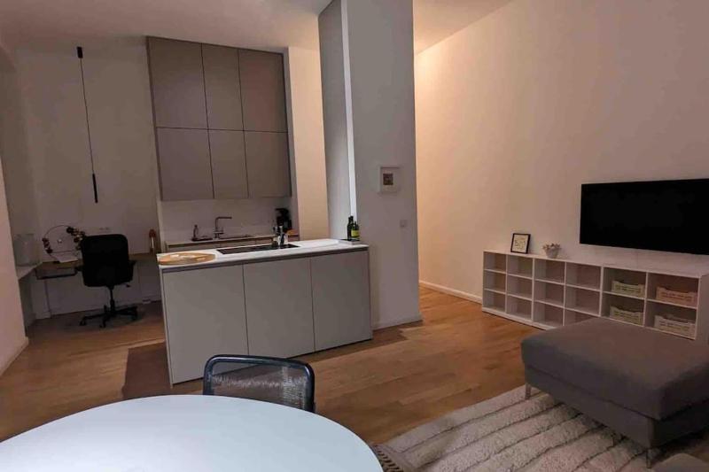 Stadtnah und stilvoll: Wohnung in Berlin Weissensee — забронировать отель в Берлине