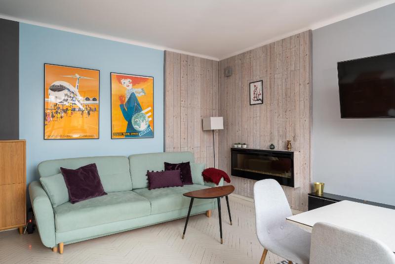 Old Town Colourful Apartment — отель с удобным расположением в Варшаве