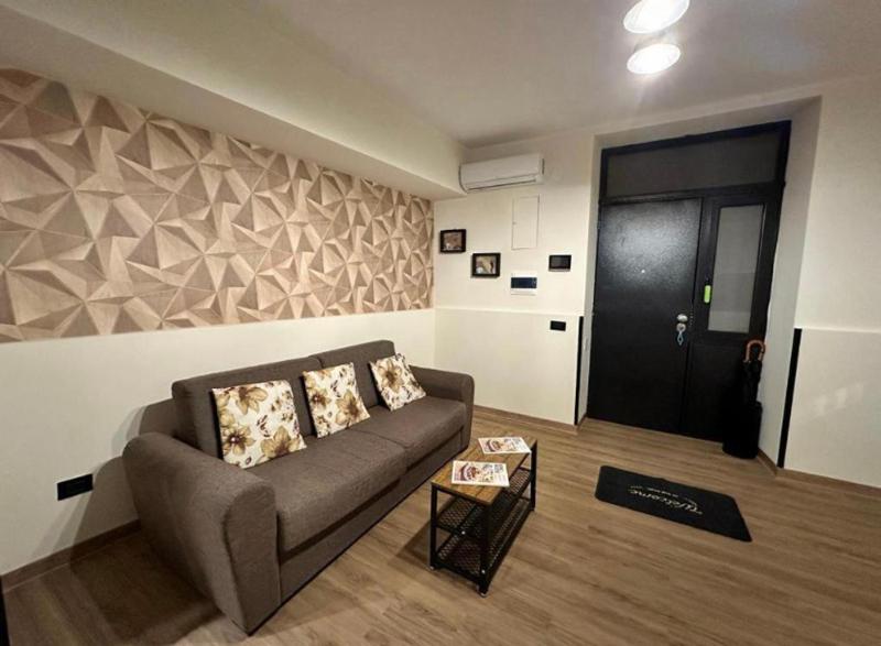 FLOCHIhome — забронировать отель в Неаполе