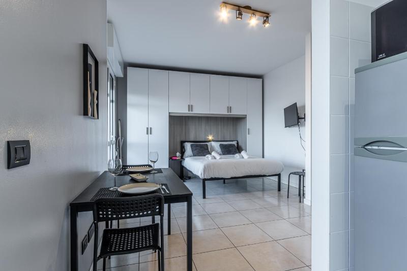 Цены на Cosenz Charme Apartment в Милане