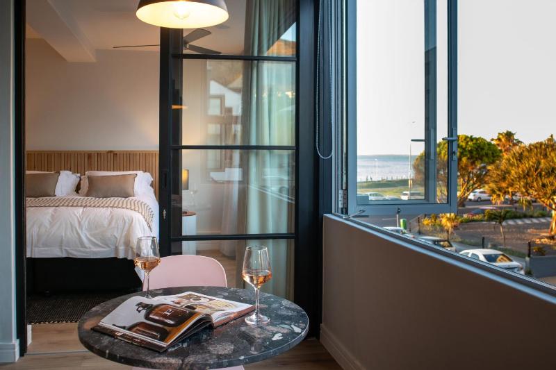 Urban Luxury Apartment in Sea Point — отель с удобным расположением в Кейптауне