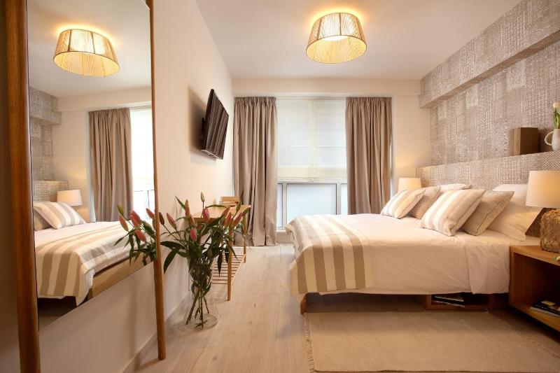 Joy Luxury Central Apartment — комфортный отель в Афины