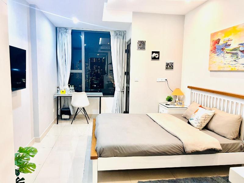 RIVERGATE LUXURY APARTMENT FREE GYM, POOL & NEFTLIX — отель в Хошимине, Вьетнам