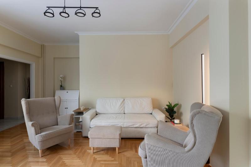 Spacious Heart of the City Apartment - Ermou Street Syntagma — комфортный отель в Афины