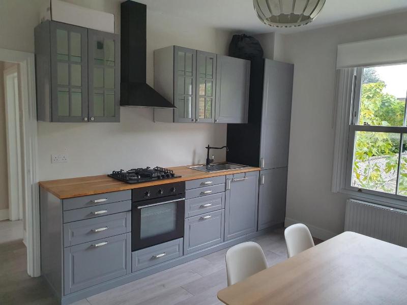2 bed furnished London Chiswick apartment — отель с удобствами в Лондоне