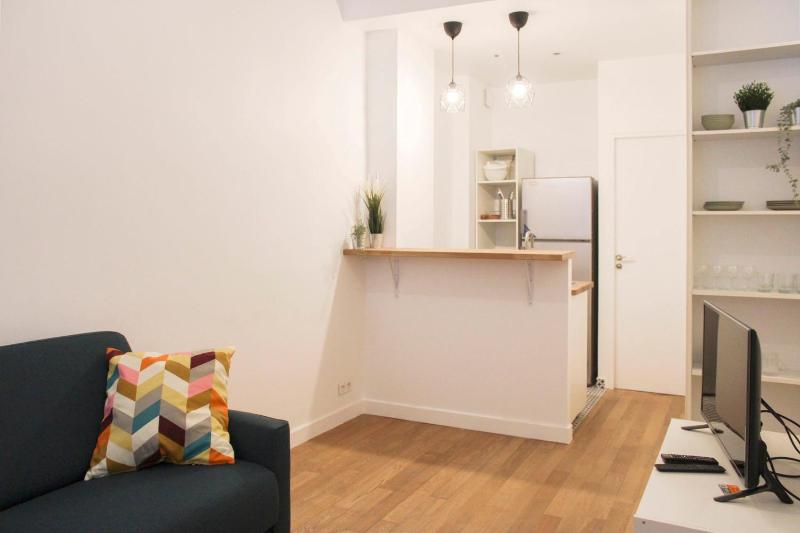 Nice 30 m near Canal St Martin — комфортный отель в Париже