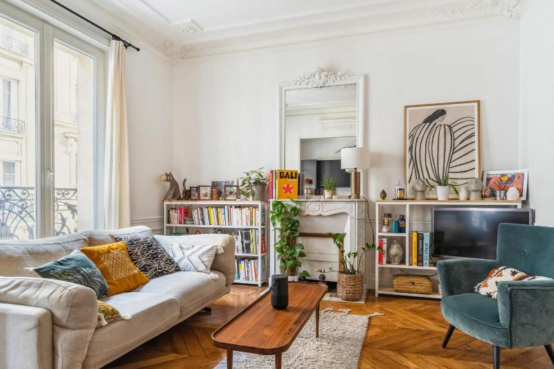 T2 Haussmannien renovated in Paris - Welkeys — отель с удобствами в Париже