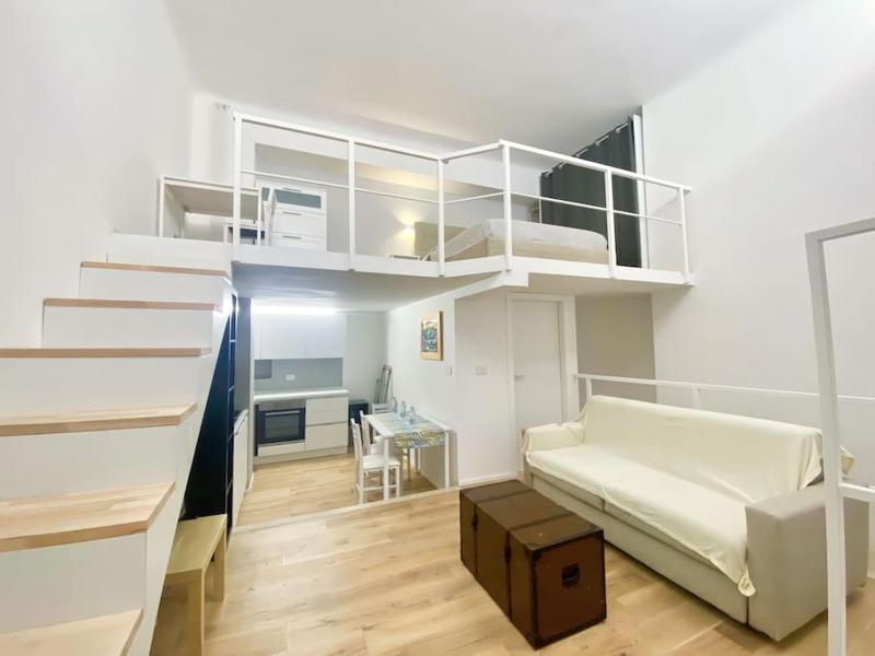 Modern apartment 10 minutes from downtown — забронировать отель в Милане