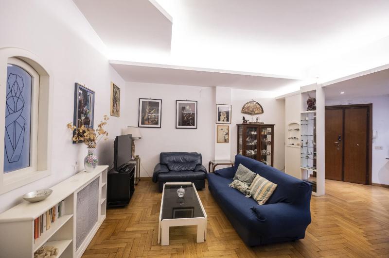 Trastevere 2 BR Cozy Apartment — комфортный отель в Риме