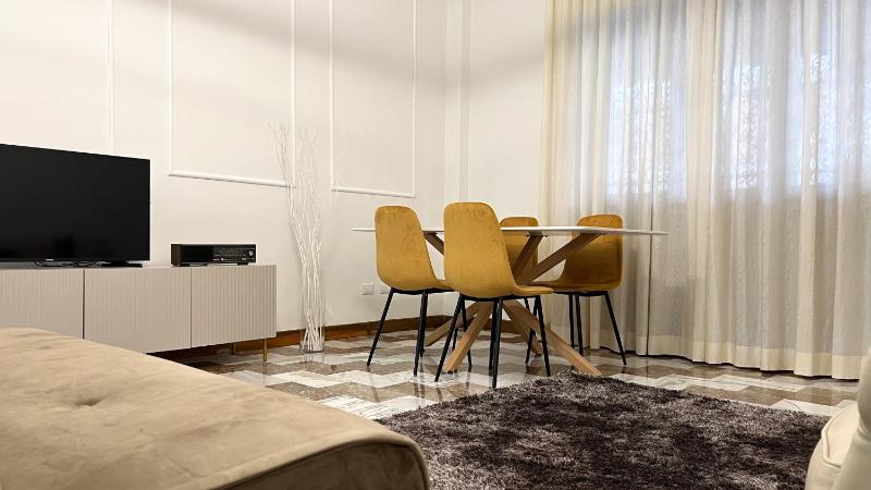 Gelsi Apartment - Roma Metro C — комфортный отель в Риме