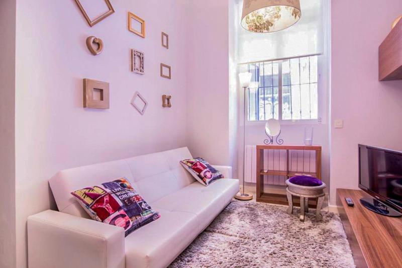 Cozy apartament in the heart of Malasana — комфортный отель в Мадриде