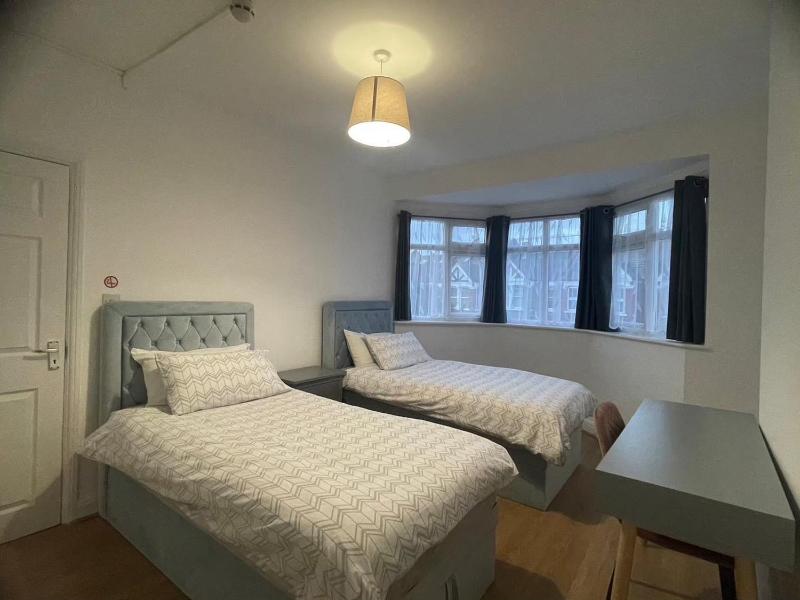 Harlesden House — забронировать отель в Лондоне