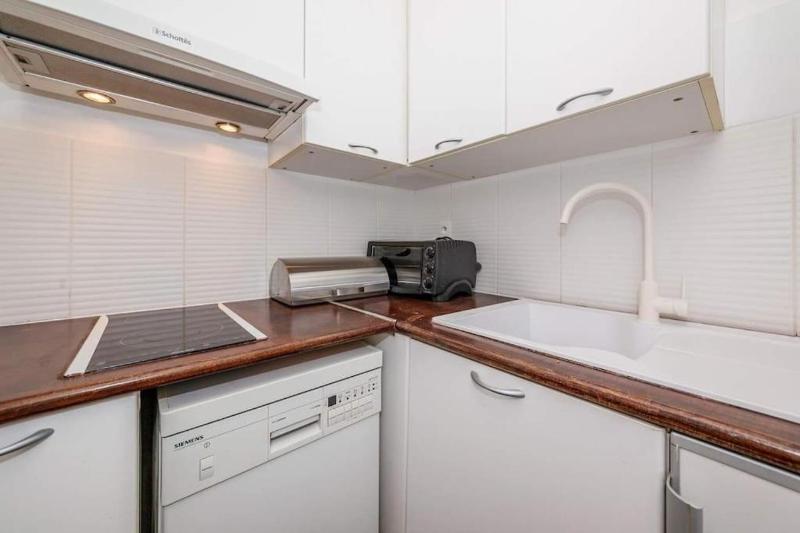 Lovely studio withn view in Saint Germain — отель с удобным расположением в Париже