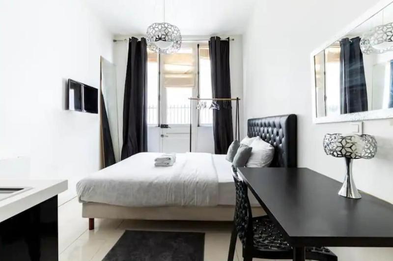 Canal St Martin : Charming Cosy Studio — комфортный отель в Париже