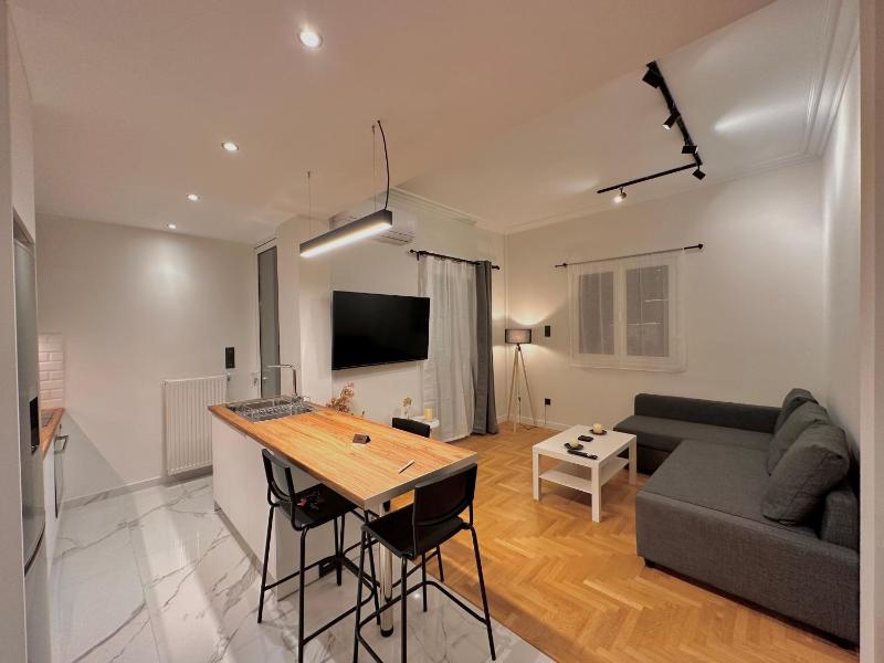 National Museum Apartment — забронировать отель в Афины