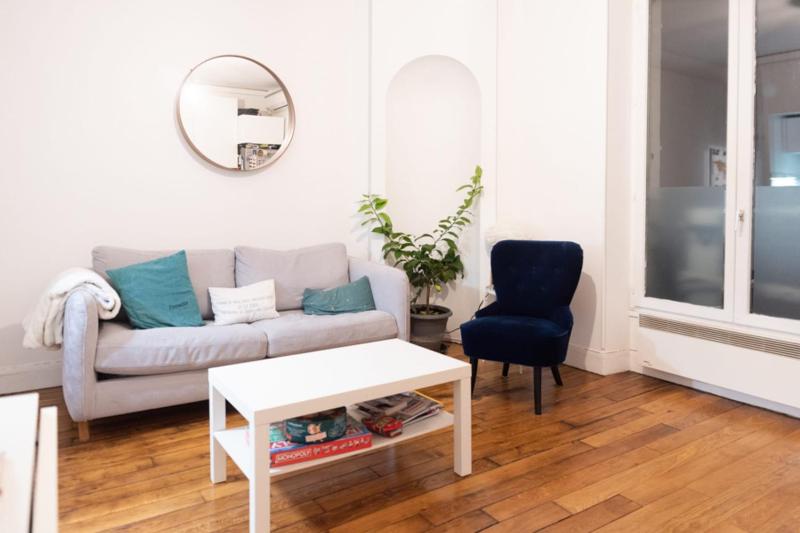 Charming Apartment At The Foot Of Pere Lachaise — отель с удобствами в Париже