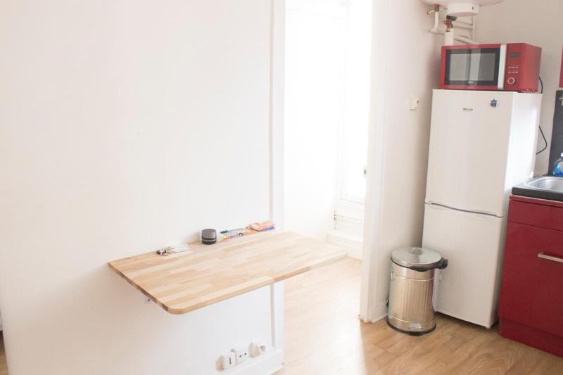 Charming Apartment Near The Canal Saint Martin — комфортный отель в Париже